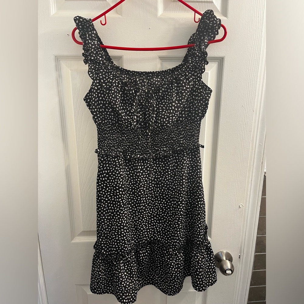 Women’s patterned sleeveless small dress